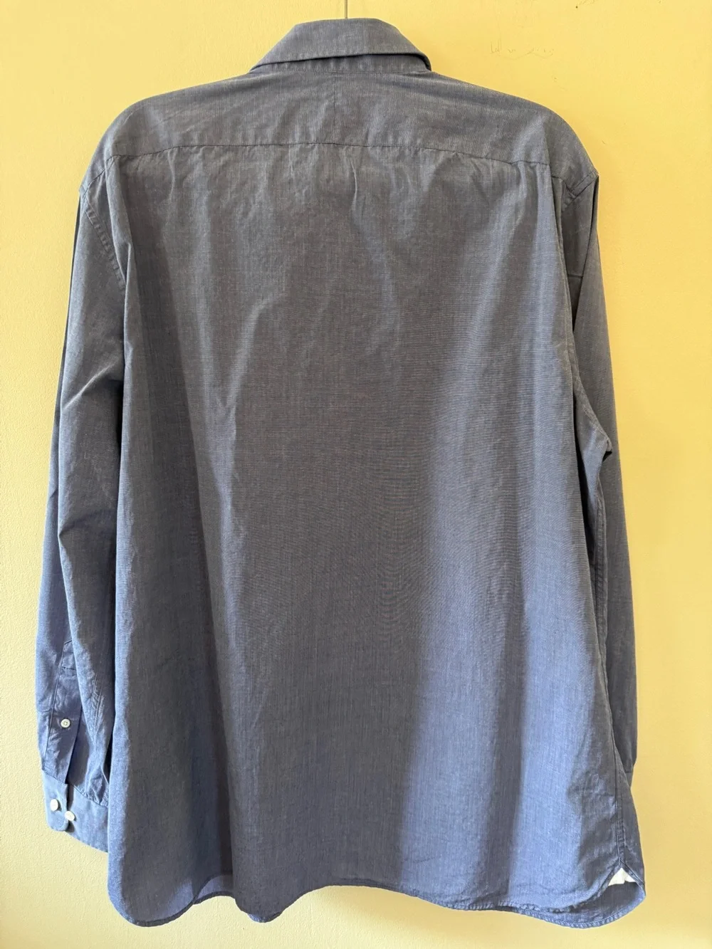 Banana Republic Men’s Slim Fit Shirt – Size XL – Blue Micro-Stripe